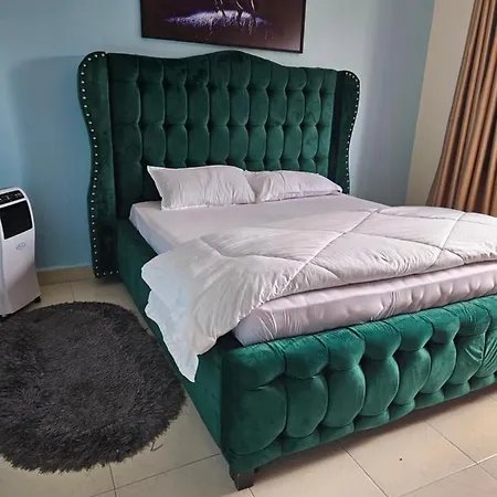 Rare Apt- 1Br In Bukoto With Netflix, Wifi, And Free Parking Kampala Exterior photo