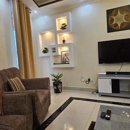 Rare Apt- 1Br In Bukoto With Netflix, Wifi, And Free Parking Kampala Exterior photo