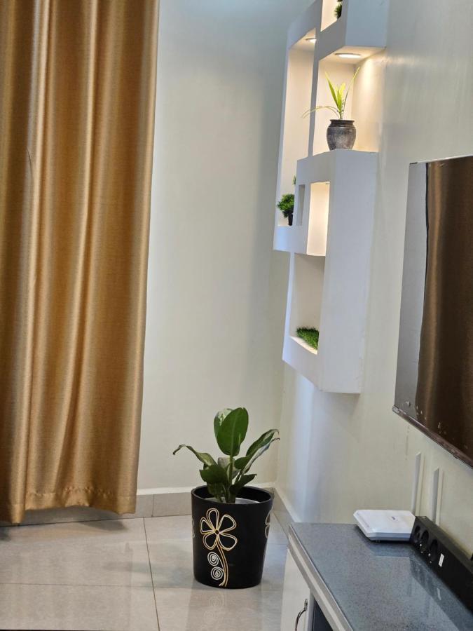 Apartment Rare Apt- 1br In Bukoto With Netflix, Wifi, And Free Parking Kampala