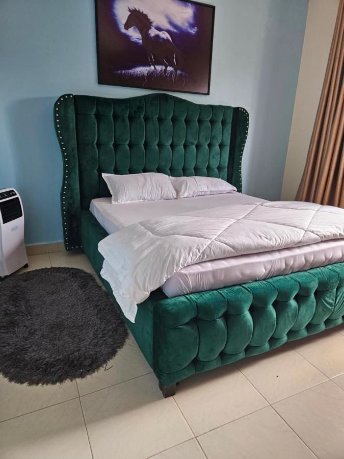 Rare Apt- 1br In Bukoto With Netflix, Wifi, And Free Parking